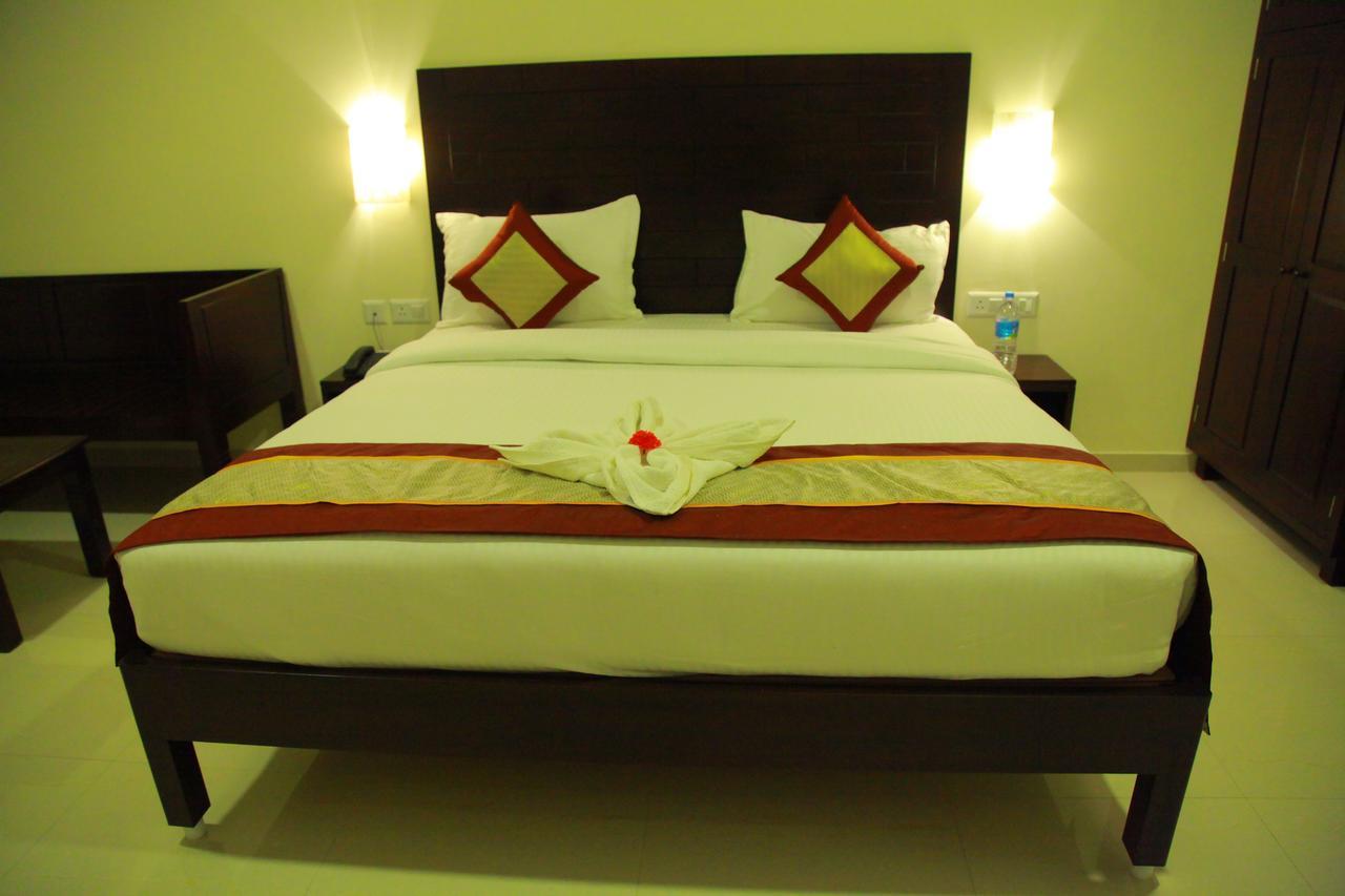 Five Falls Resort Kuttalam  Exterior photo