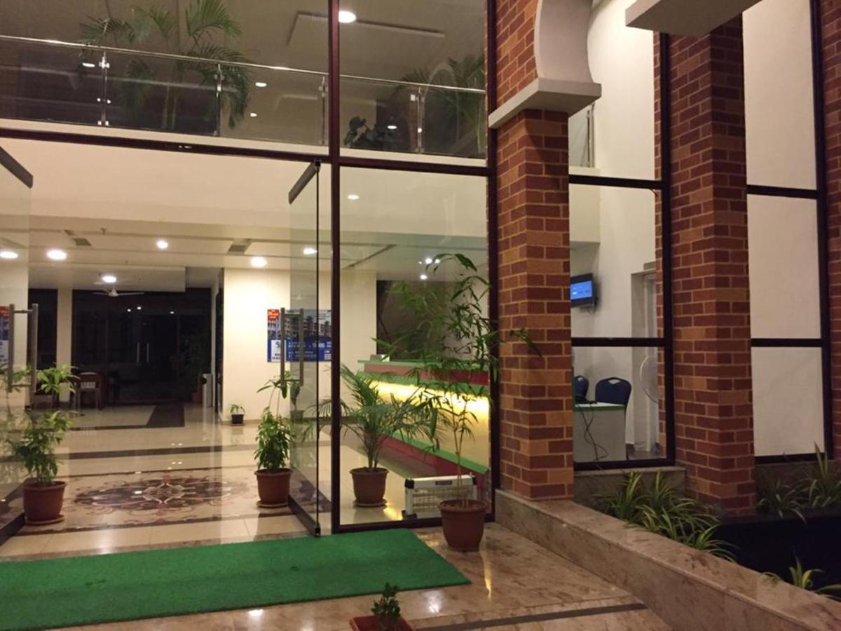 Five Falls Resort Kuttalam  Exterior photo